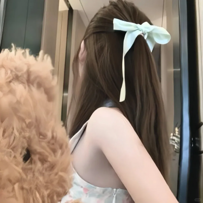 穿到对手身上我被迫营业